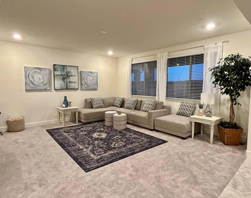Brand-New, Beautiful & Stylish Home In Sacramento! Luaran gambar