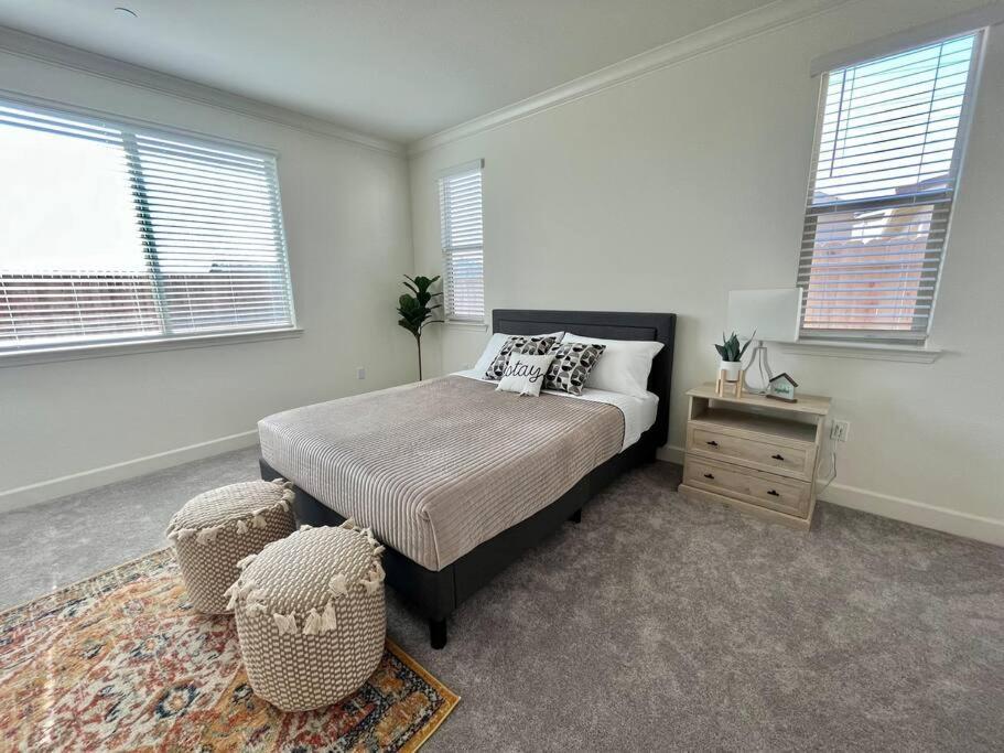 Brand-New, Beautiful & Stylish Home In Sacramento! Luaran gambar