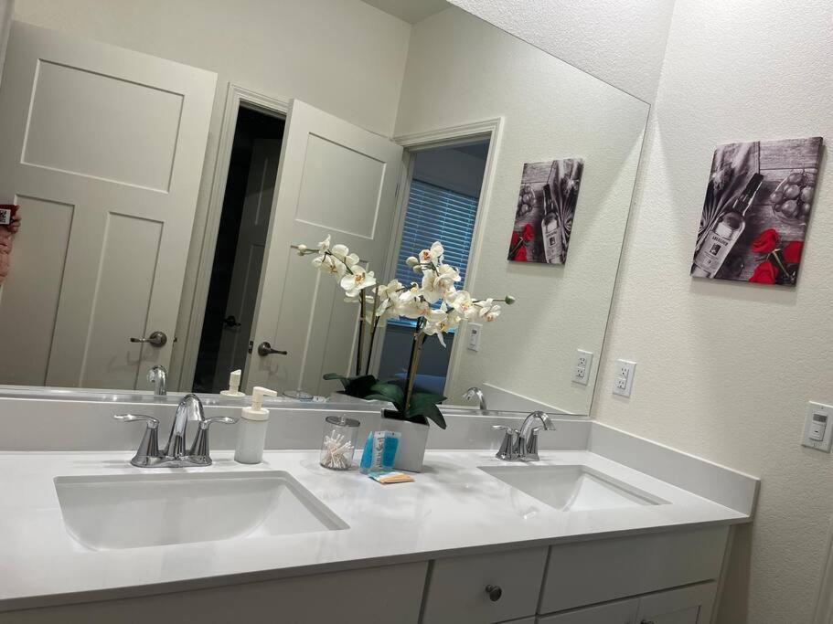 Brand-New, Beautiful & Stylish Home In Sacramento! Luaran gambar